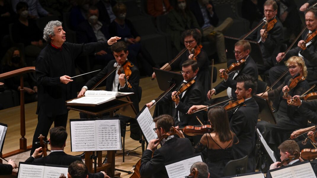 Czech Philharmonic And Semyon Bychkov Continue Mahler Cycle With The Composer’s First Symphony
