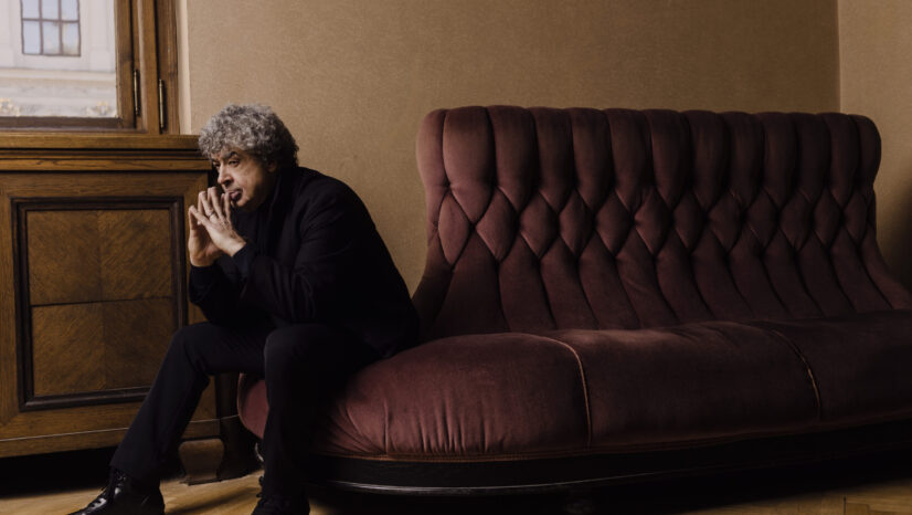 Bychkov and the Czech Philharmonic Take On Two of Shostakovich’s Mightiest Symphonies