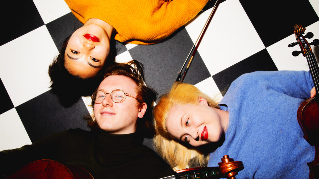 Paddington Trio signs to PENTATONE, makes recording debut with Freakshow